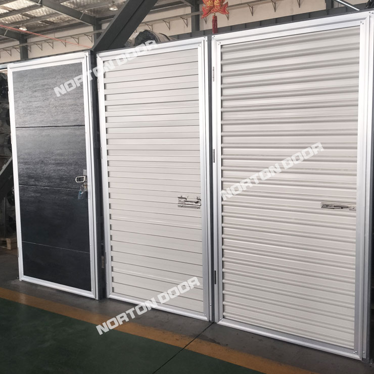 Moderný dizajn interiér Exteriér oceľový výkyvný dvere hotový zámok pre vstupné dielne hotel Villa Outdoor Rolling Open